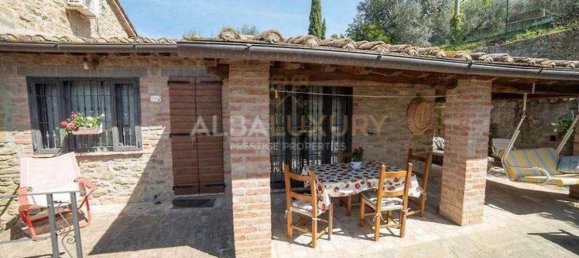 4 bedrooms Villa in Passignano sul Trasimeno, Italy No. 484 6