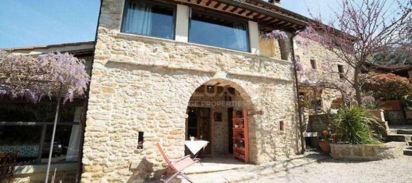4 bedrooms Villa in Passignano sul Trasimeno, Italy No. 484 4