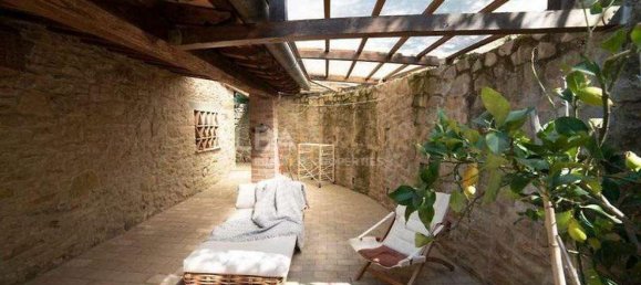 4 bedrooms Villa in Passignano sul Trasimeno, Italy No. 484 5