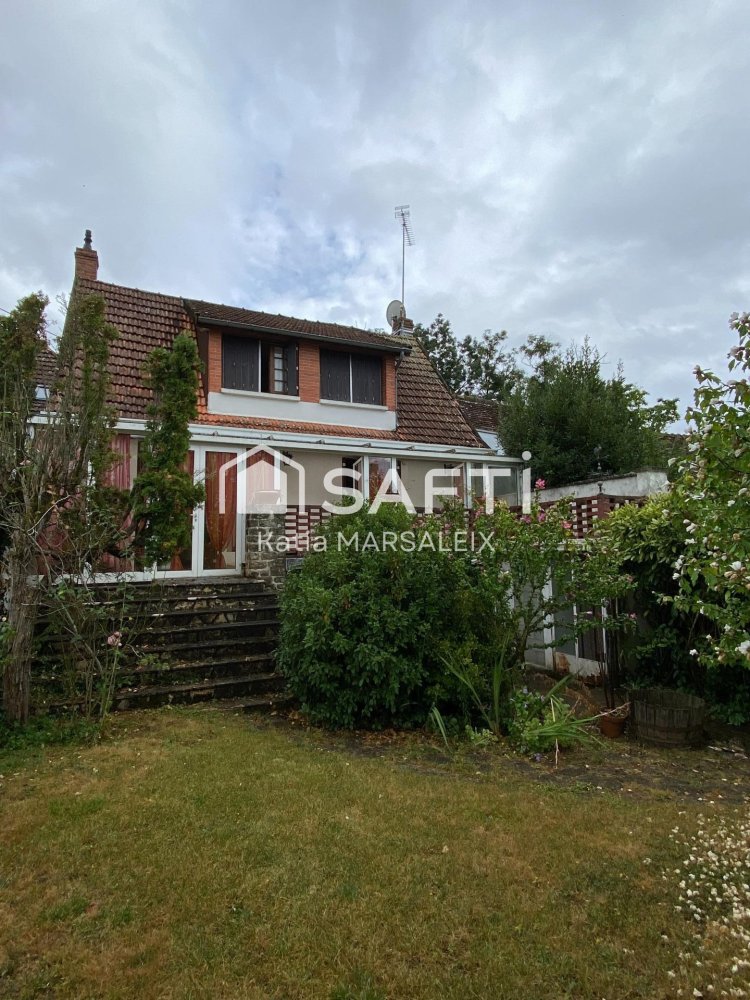 Casa de 4 dormitorios en Le Menoux, France No. 241912