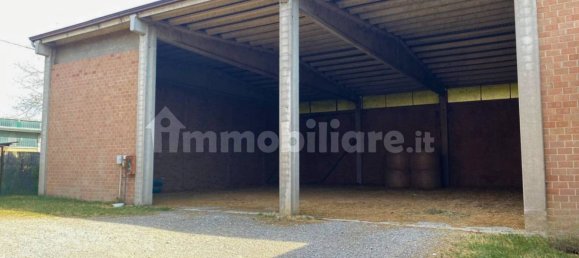 Lagerhaus in Campegine, Italy 1633m², Nr. 259943 2