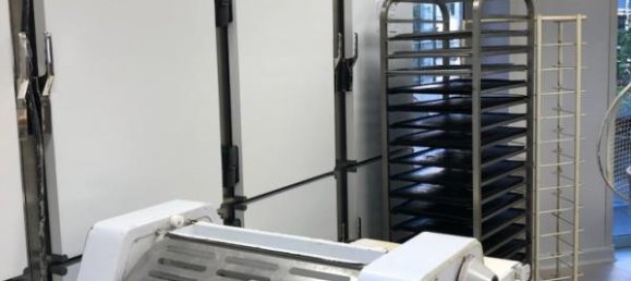 200m² Commercial property in Lyon, France No. 302464 5