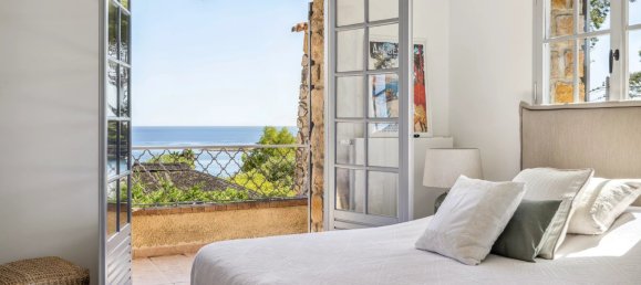 3 bedrooms Villa in Antibes, France No. 1948 2