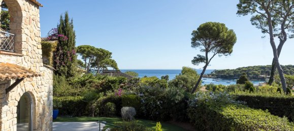 3 bedrooms Villa in Antibes, France No. 1948 8