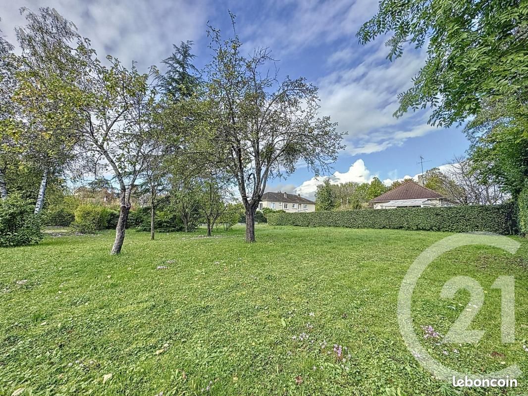 Terreno em Saint-Jean-le-Blanc, France 752 m² N.º 219035