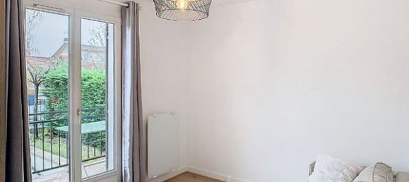 Casa de 4 dormitorios en Saint-Prix, France No. 162816 8