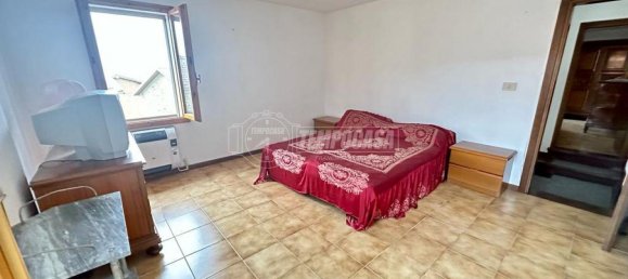 4 rooms House in Prignano sulla Secchia, Italy No. 80183 18