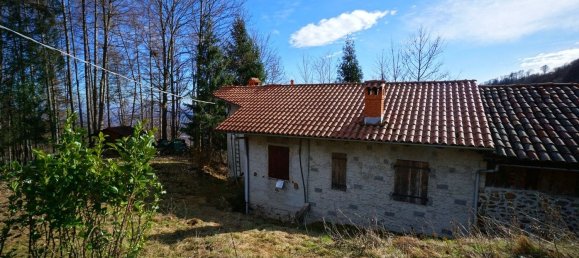 6 rooms House in Valdilana, Italy No. 109502 3