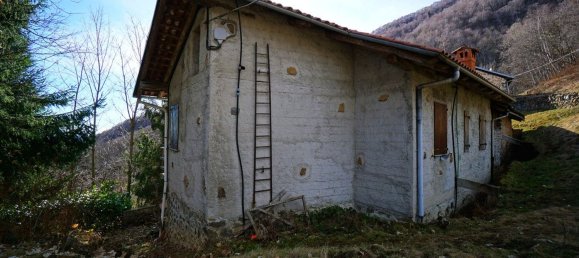 6 rooms House in Valdilana, Italy No. 109502 2