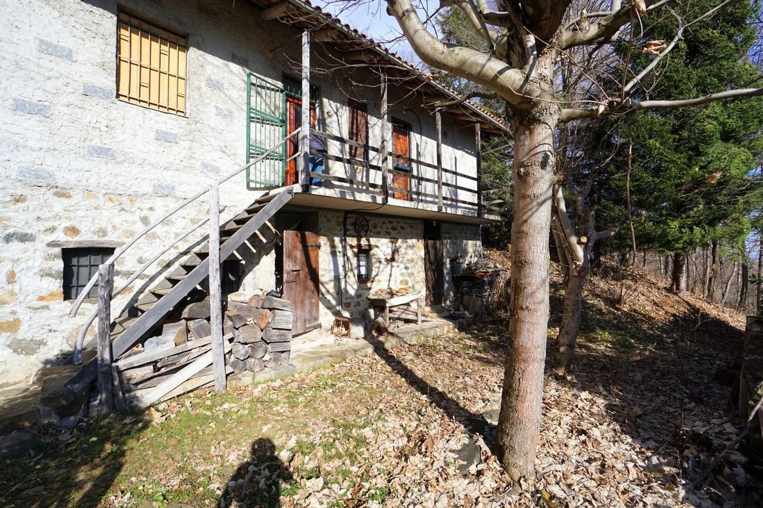 6 rooms House in Valdilana, Italy No. 109502