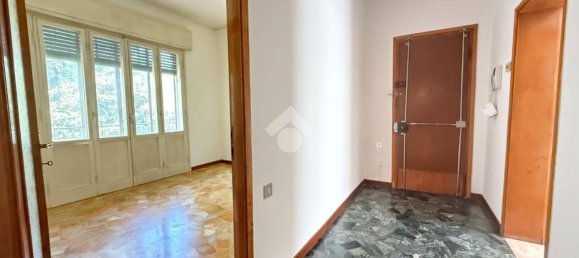 3 bedrooms Apartment in Padua, Italy No. 370240 2