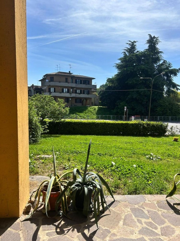 3 bedrooms Apartment in Verolanuova, Italy No. 393363