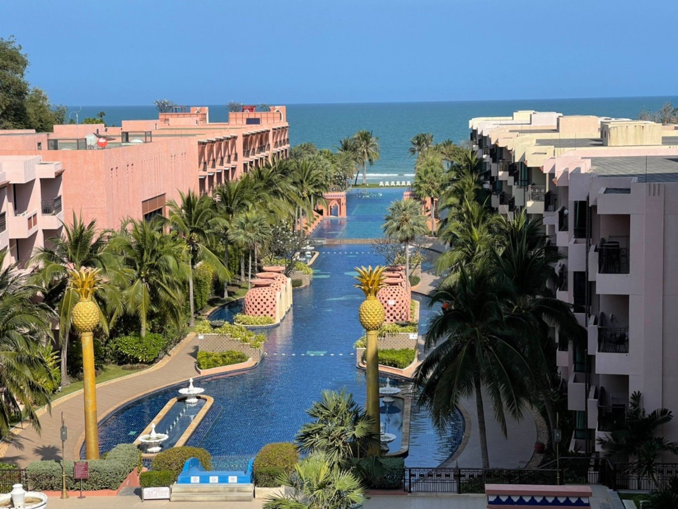 3 bedrooms Condo in Hua Hin, Thailand No. 6823