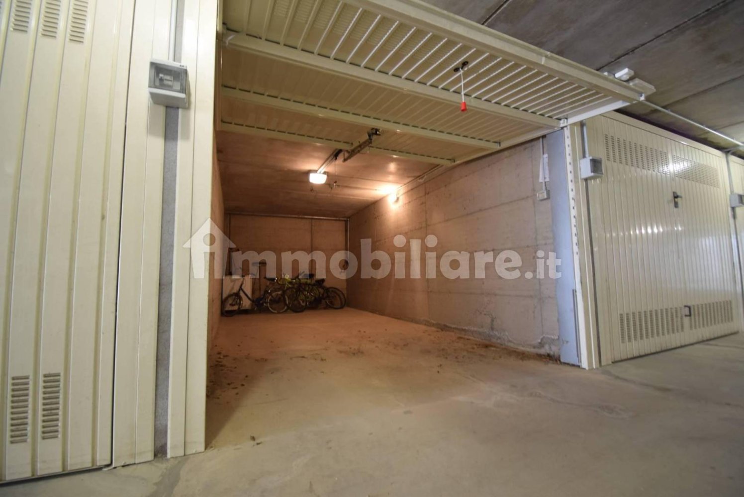17m² Garage in Diano Marina, Italy No. 90732