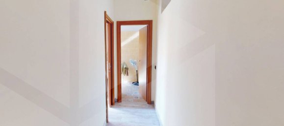 3 rooms House in Pomigliano d'Arco, Italy No. 22385 14