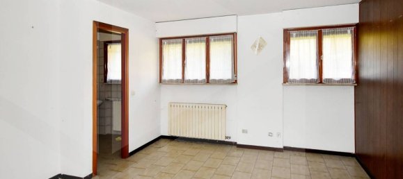 2غرفة مكتب في Legnano, Italy رقم 24888 6