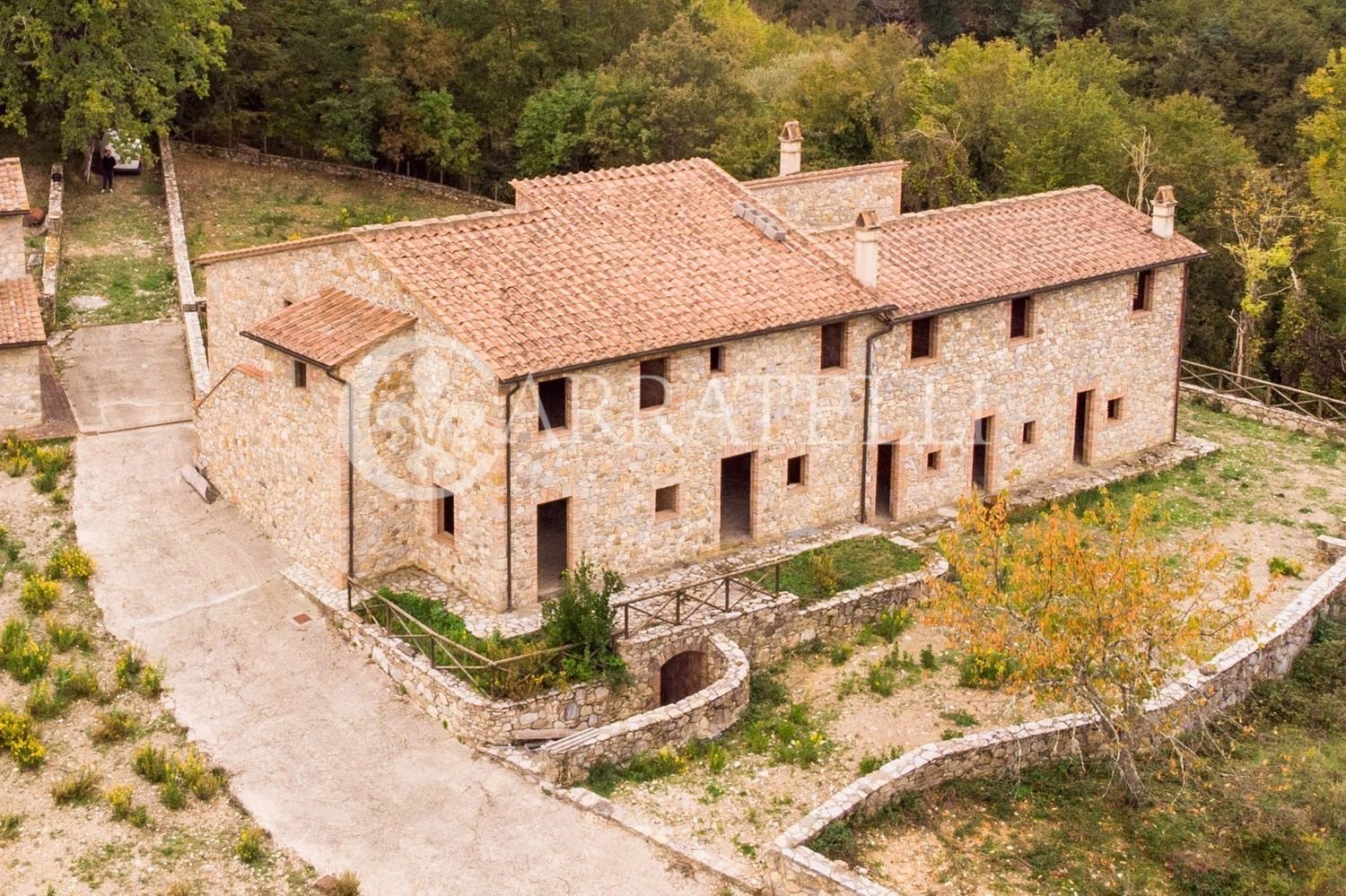 11 rooms House in Castellina in Chianti, Italy No. 160629