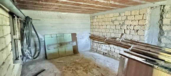 Дом с 3 комнатами в Кьюза Склафани, Италия № 137732 8