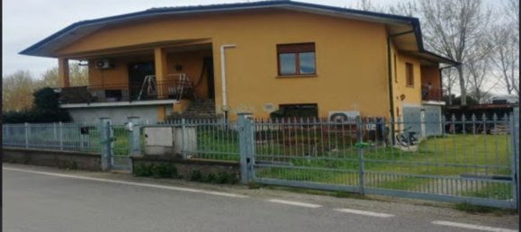 6 rooms House in Spino d'Adda, Italy No. 4039 4