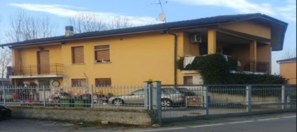 6 rooms House in Spino d'Adda, Italy No. 4039 3