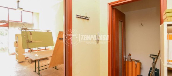 2 rooms Commercial property in Erba, Italy No. 285802 6