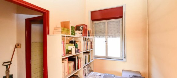 2 rooms Commercial property in Erba, Italy No. 285802 5