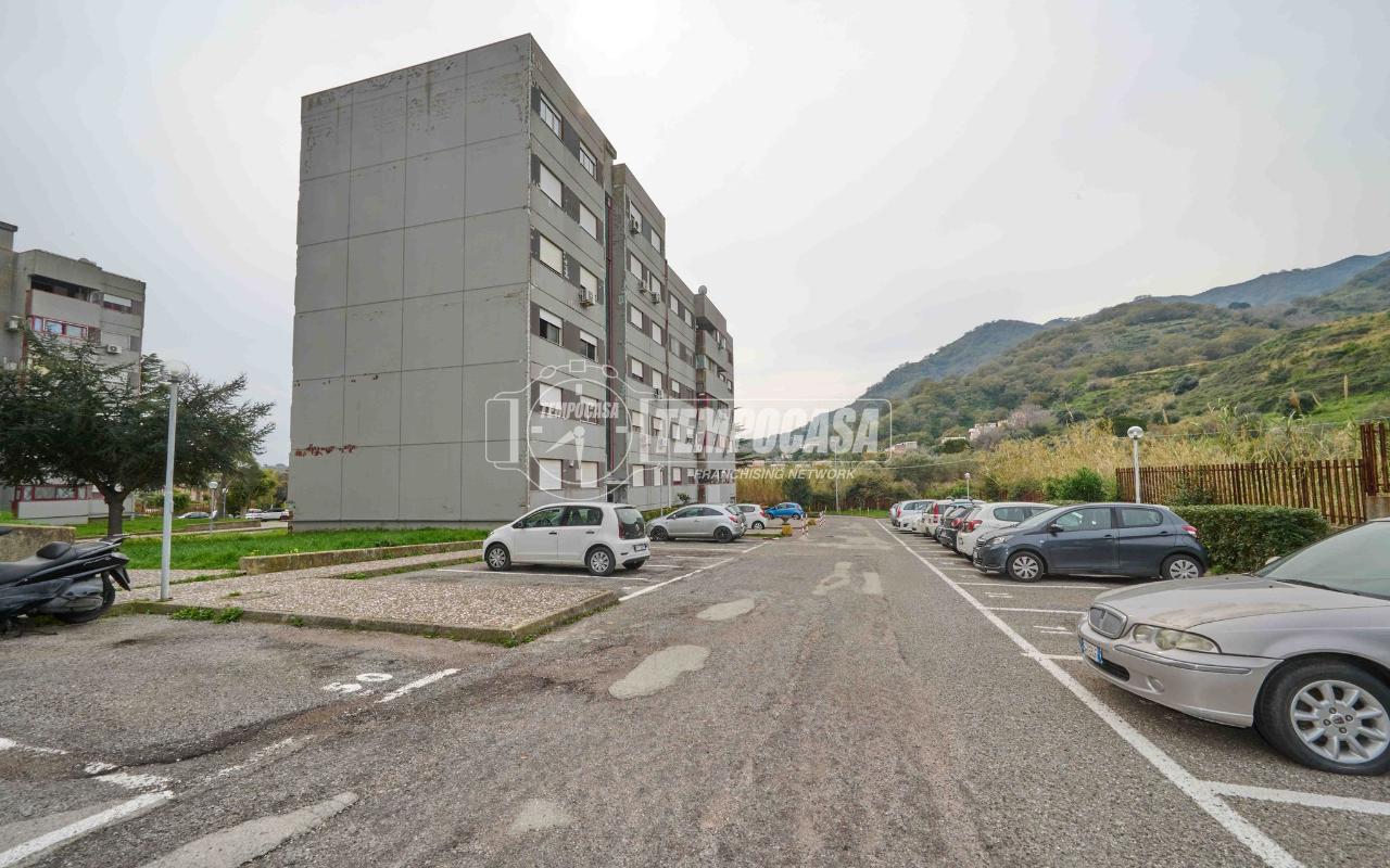 3 rooms Apartment in Messina, Italy No. 155432