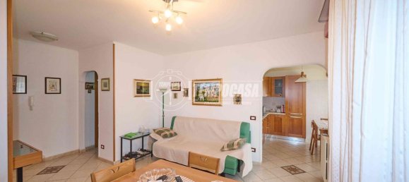 3 rooms Apartment in Messina, Italy No. 155432 2