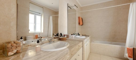 4 bedrooms Apartment in Lisbon, Portugal No. 213505 15