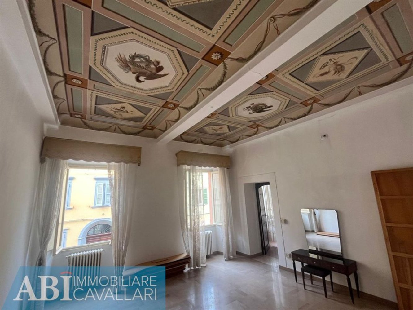 423m² Building in Modigliana, Italy No. 84172