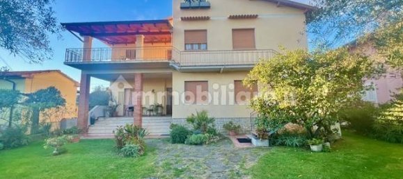 6 bedrooms Villa in Seravezza, Italy No. 46413 5