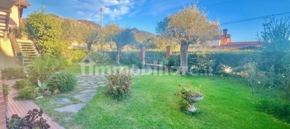 6 bedrooms Villa in Seravezza, Italy No. 46413 4