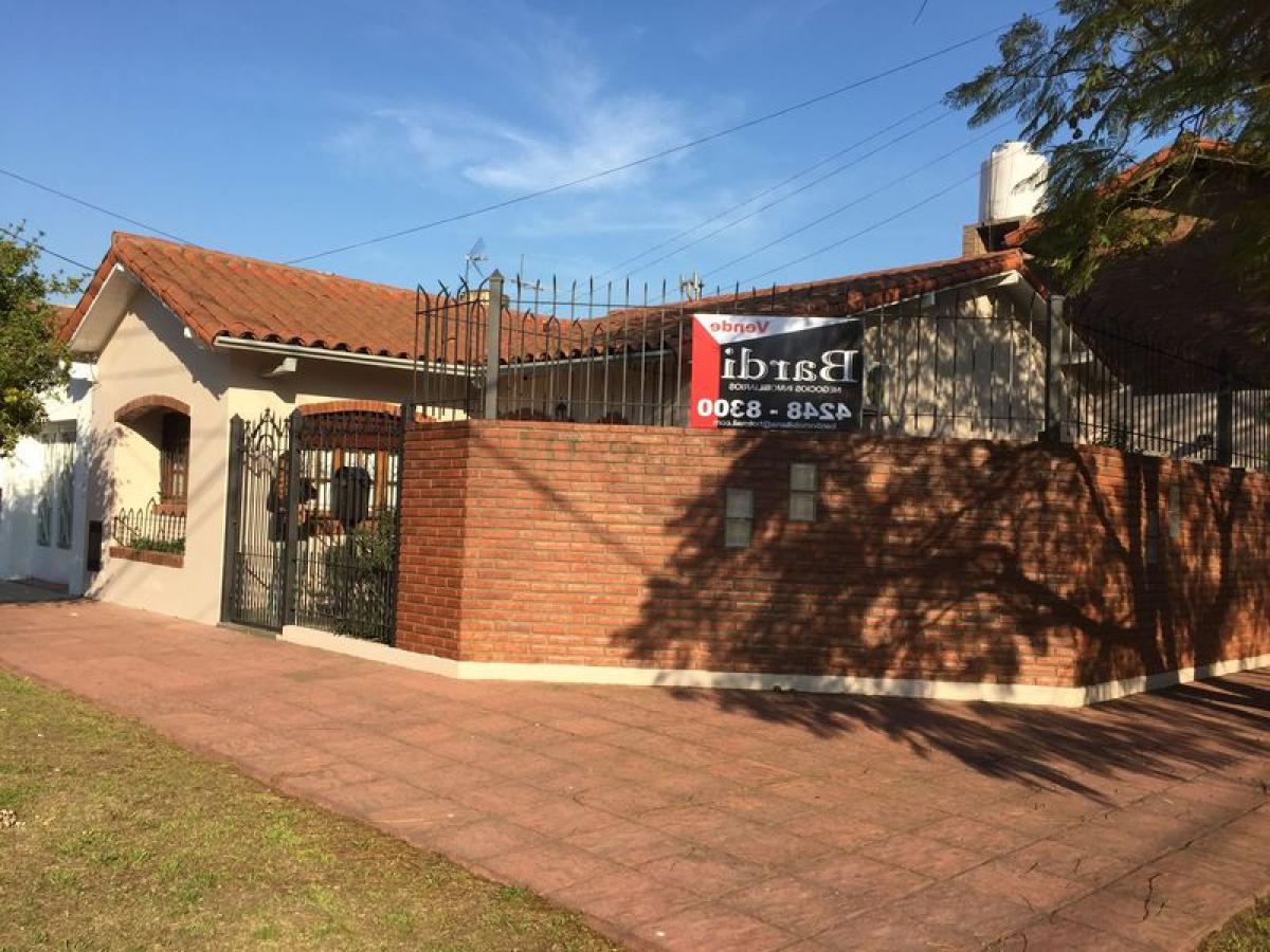 3 bedrooms House in Lomas de Zamora, Argentina No. 17419