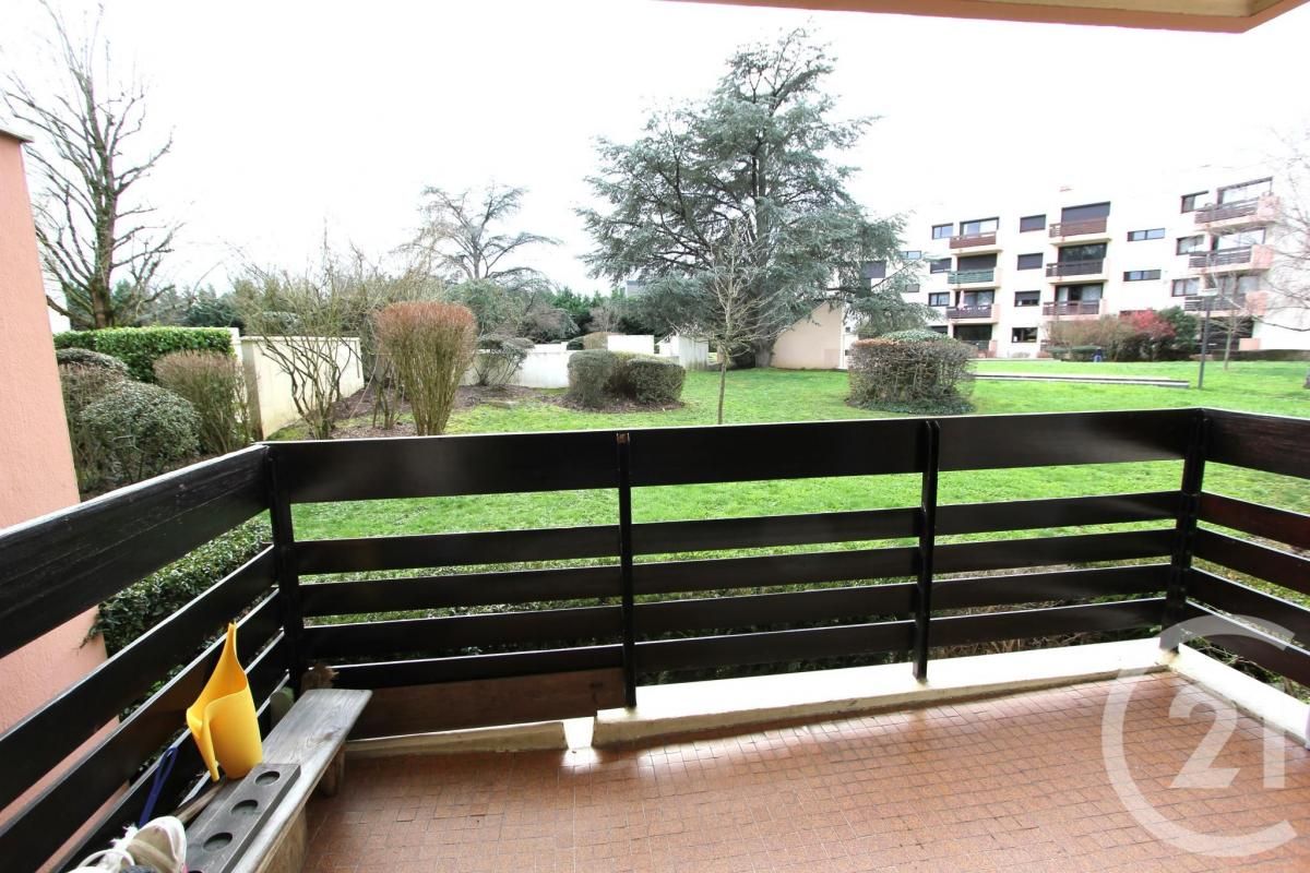 2 bedrooms Apartment in Saint-Michel-sur-Orge, France No. 180273