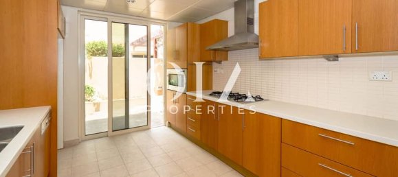 Вилла с 4 спальнями в Al Raha Gardens, ОАЭ № 17360 6