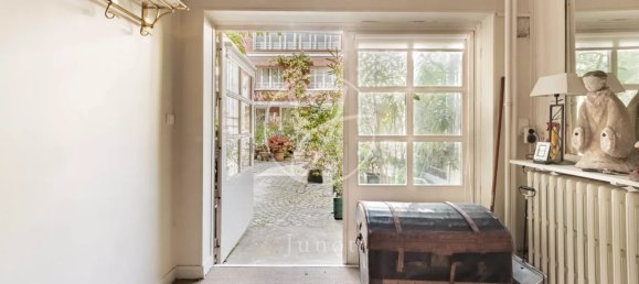 4 bedrooms Apartment in Paris, France No. 347963 10