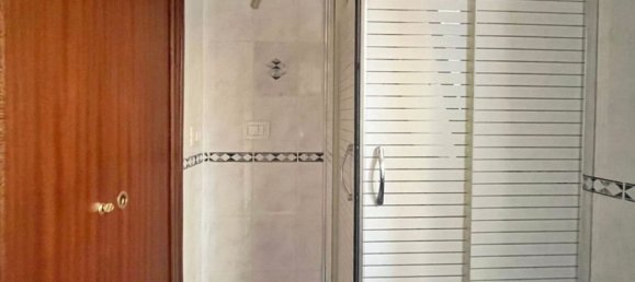 3 rooms Apartment in Rome, Italy No. 53995 8