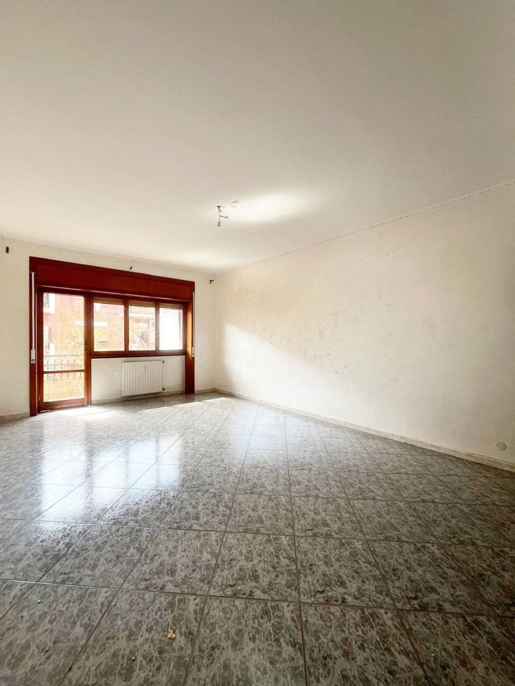 3 rooms Apartment in Rome, Italy No. 53995