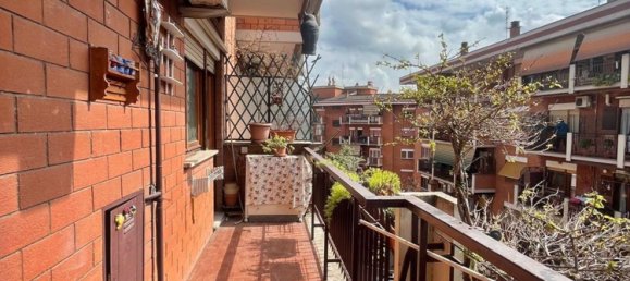 3 rooms Apartment in Rome, Italy No. 53995 4