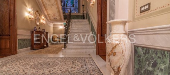 7 bedrooms Villa in Lesa, Italy No. 297776 9