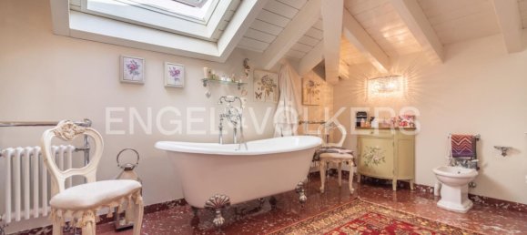 7 bedrooms Villa in Lesa, Italy No. 297776 23