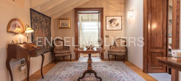 7 bedrooms Villa in Lesa, Italy No. 297776 11