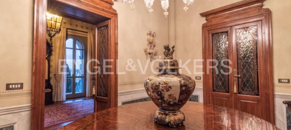 7 bedrooms Villa in Lesa, Italy No. 297776 12