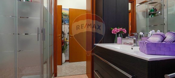 Apartamento T2 em Rho, Italy N.º 260790 11