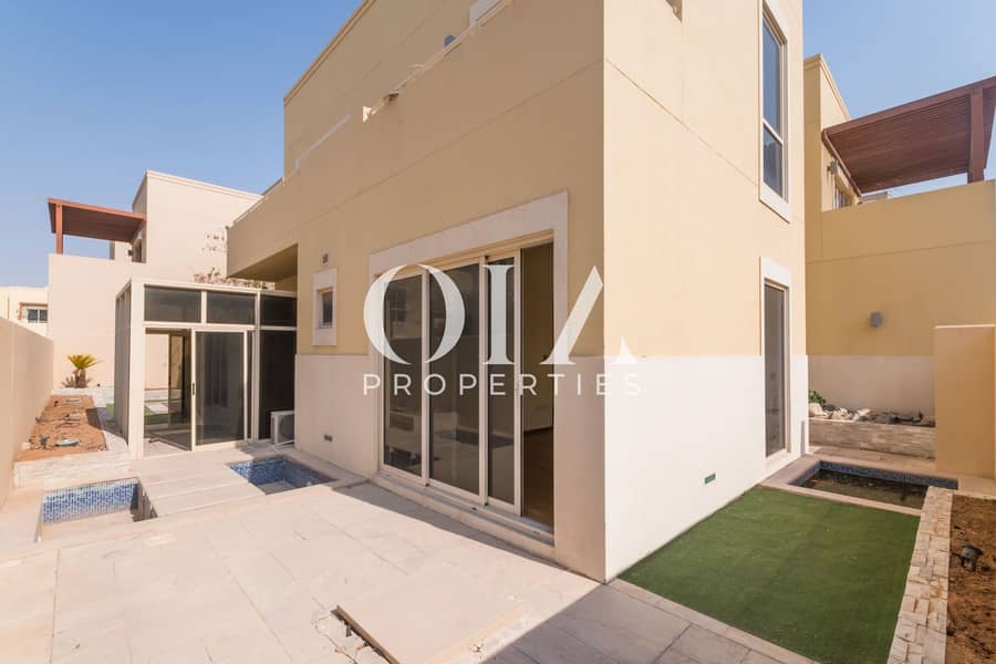 4 bedrooms Villa in Al Raha Gardens, UAE No. 17401