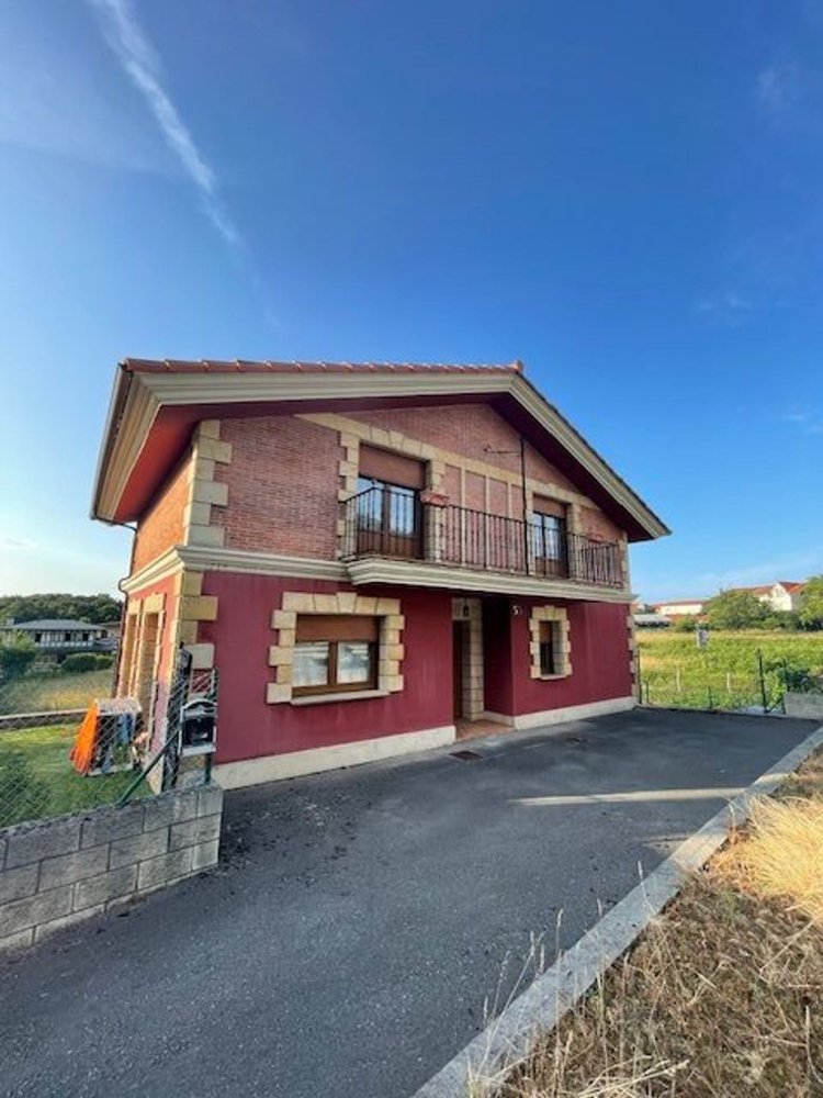 4 bedrooms House in Castro-Urdiales, Spain No. 163851