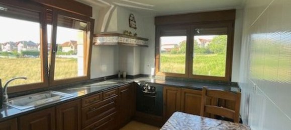 4 bedrooms House in Castro-Urdiales, Spain No. 163851 23