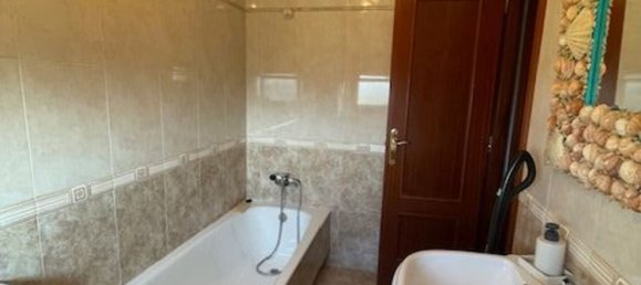 4 bedrooms House in Castro-Urdiales, Spain No. 163851 33