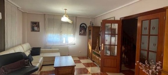4 bedrooms House in Castro-Urdiales, Spain No. 163851 12