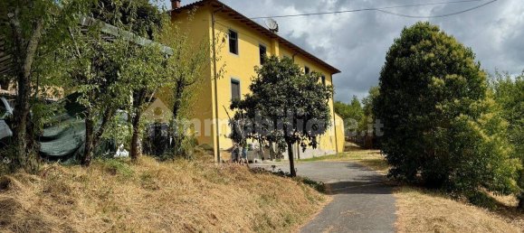 4 bedrooms House in Lucca, Italy No. 278273 3